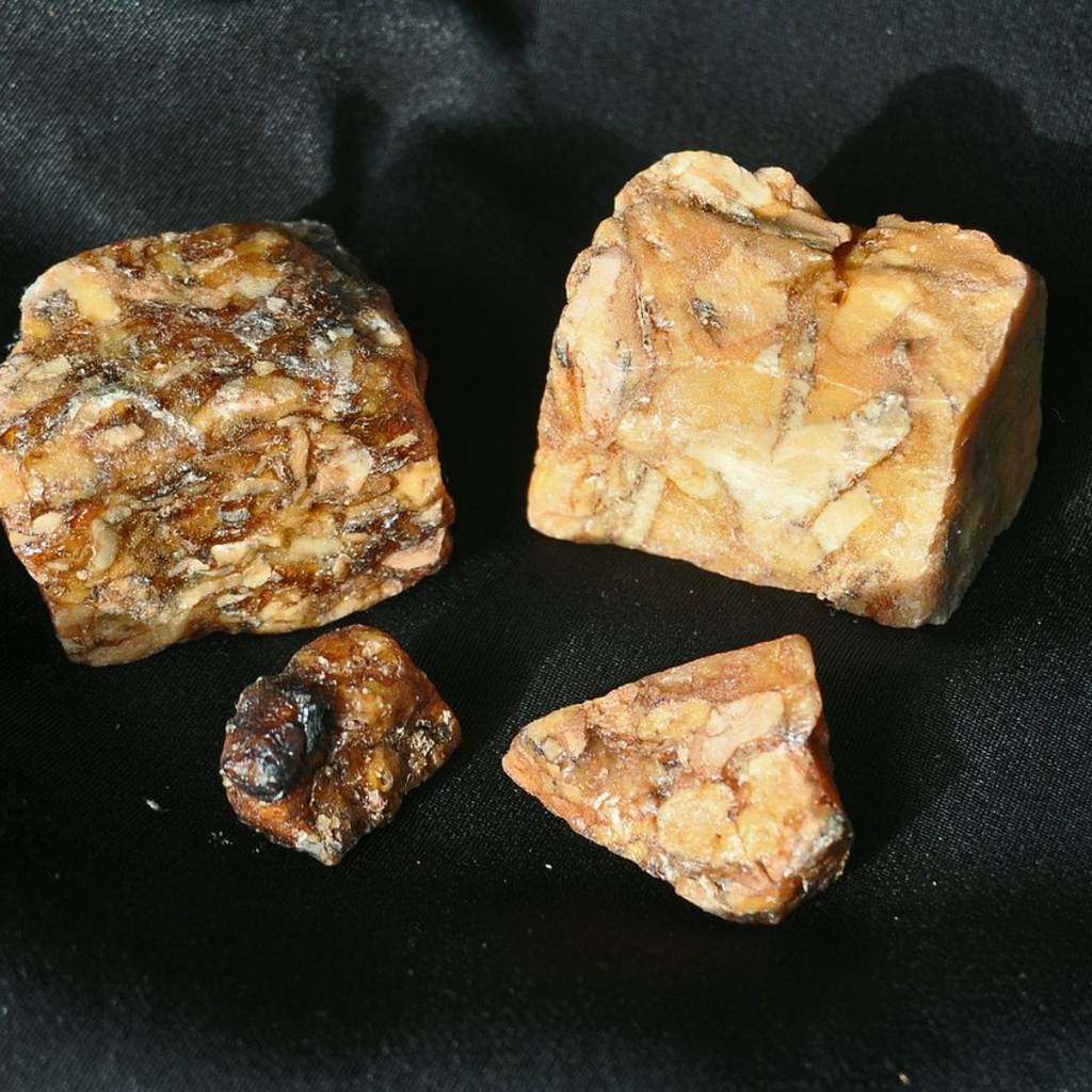 loban / Gond kundar / Gum Benzoin / Frankincense / لوبان