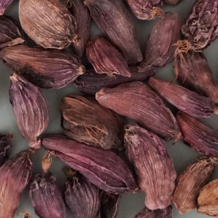 Bari Elaichi / Black Cardamom / بڑی الائچی
